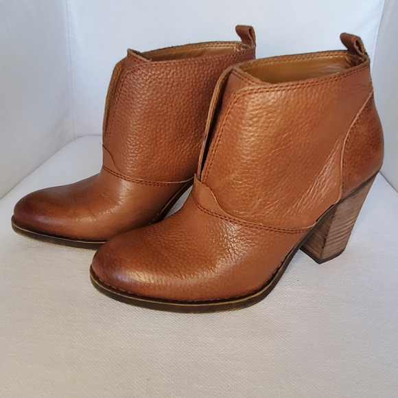 Lucky Brand Sz 6.5M 'EHLLEN' booties toffee/ cornelian - Picture 2 of 12